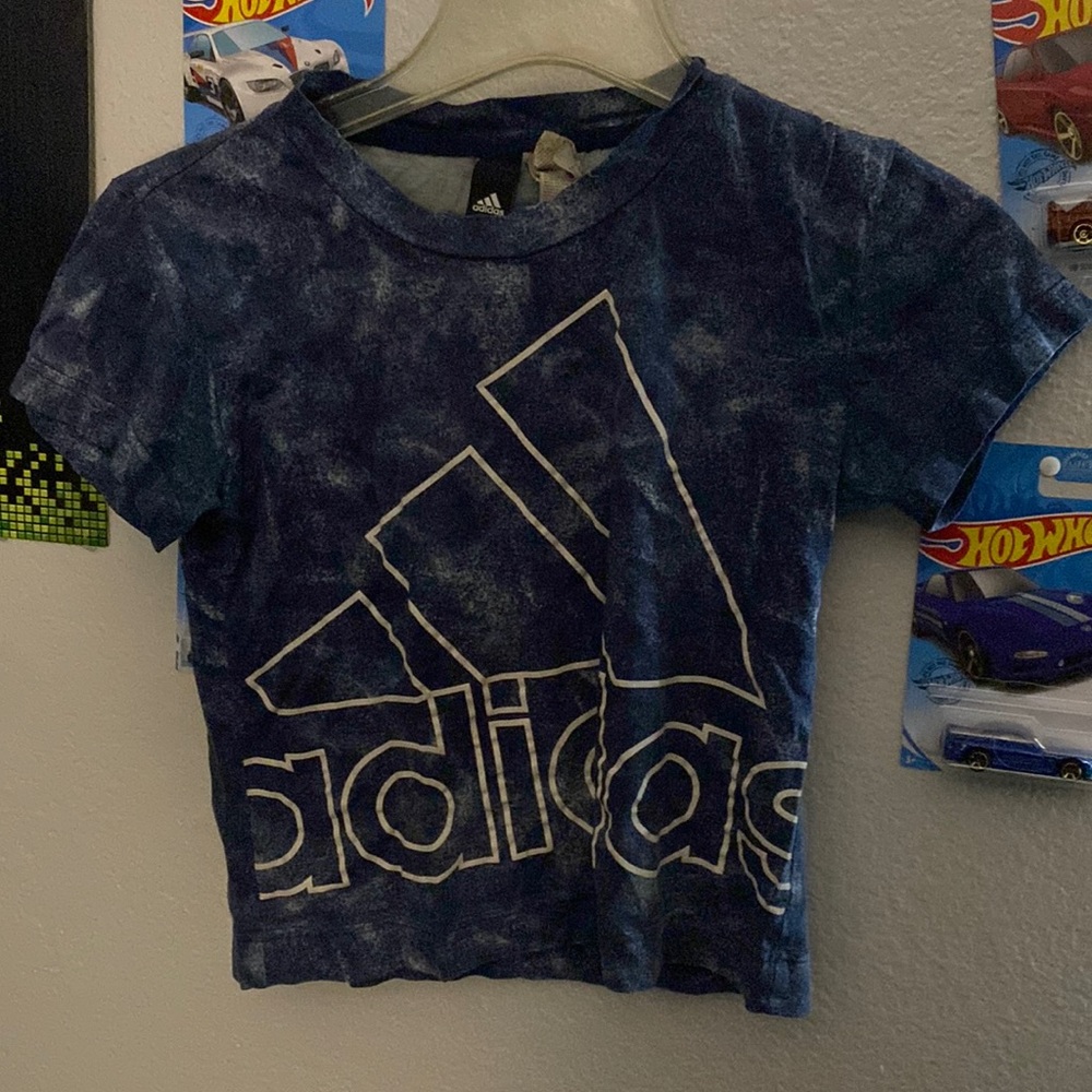 Adidas t